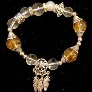 Silver and tan beaded dreamcatcher bracelet #dreamcatcher 
5cm/1.97in